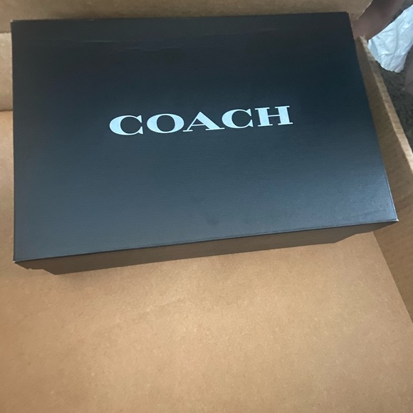 Selling coach slides original never been worn in the box - Picture 2 of 3